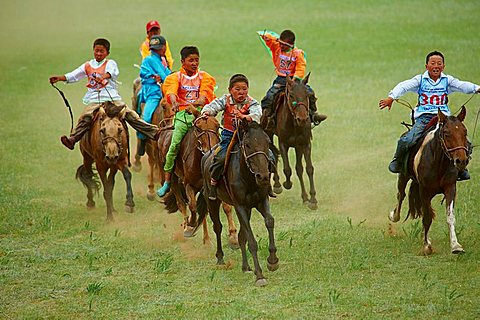 Mongolia, Bulgan province, horse race at the Naadam festival